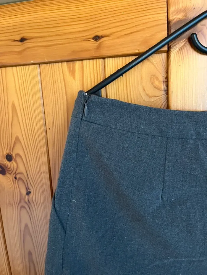 Short gris Kiabi Taille 38 - photo numéro 3