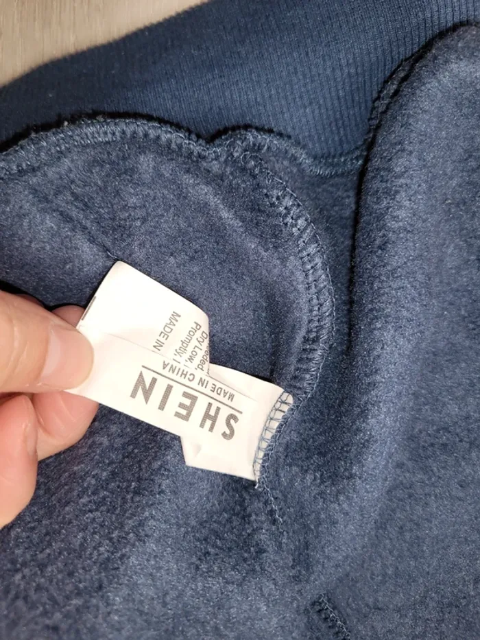 Veste à capuche courte shein xs - photo numéro 3