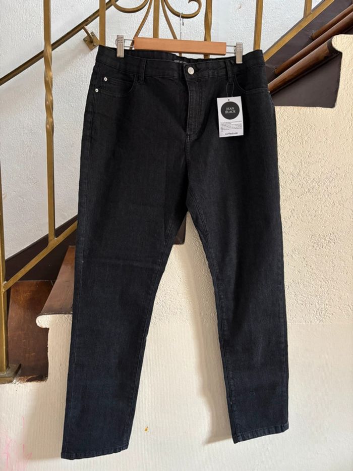 Jean droit noir neuf