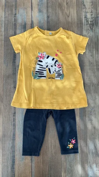T-shirt manches courtes et legging