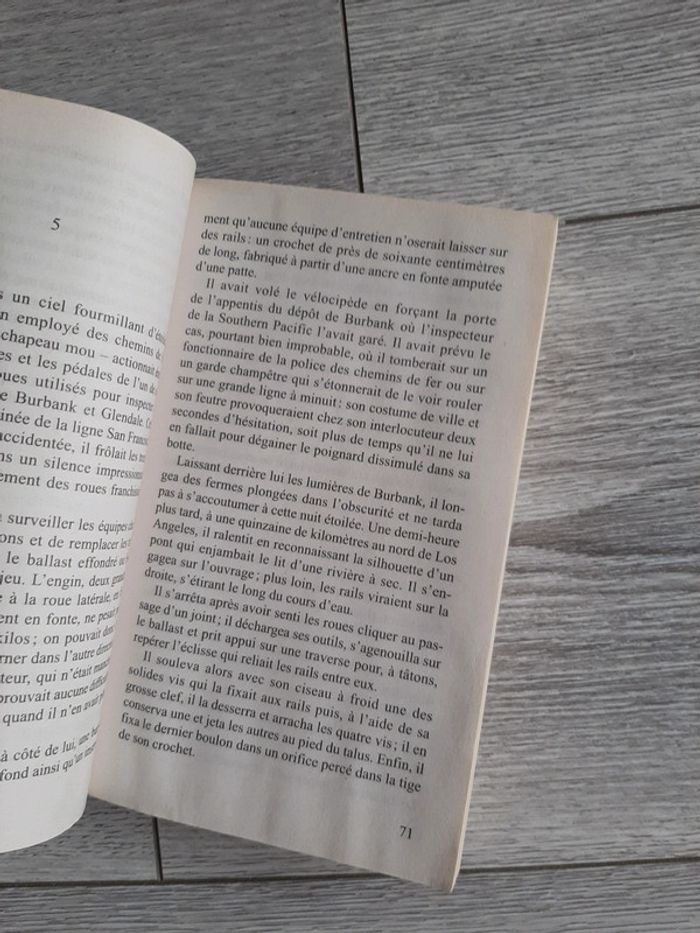 Livre le saboteur - photo numéro 4