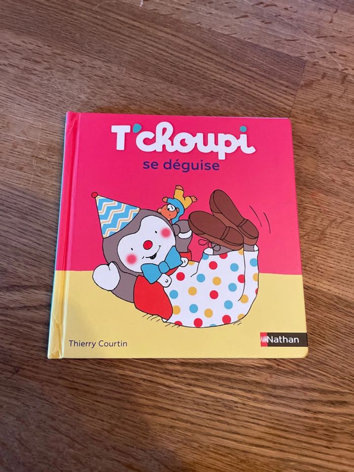 Livre Tchoupi se déguise Numéro 9