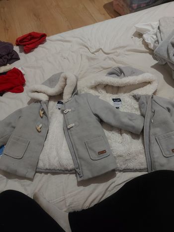 2 grosses vestes grise 