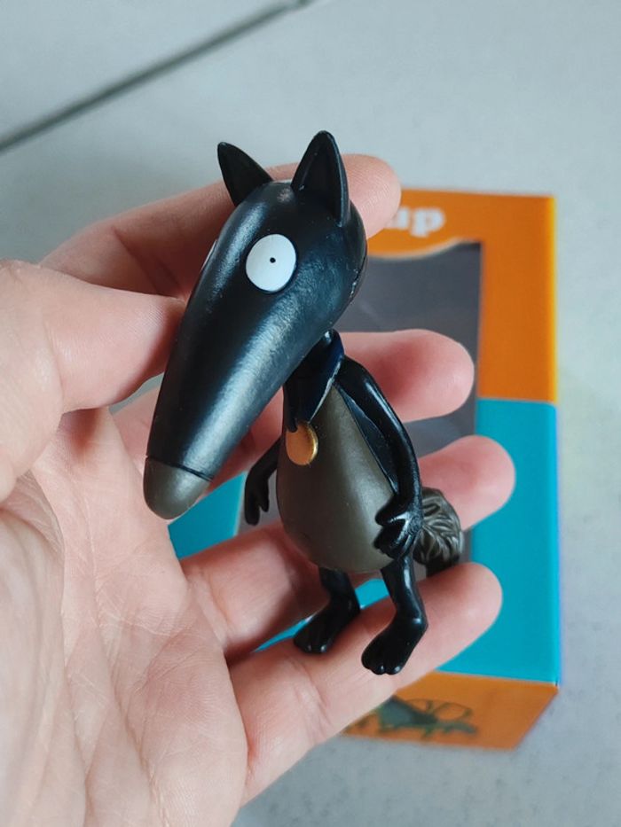 Figurine loup auzou - champion avec médaille - photo numéro 9