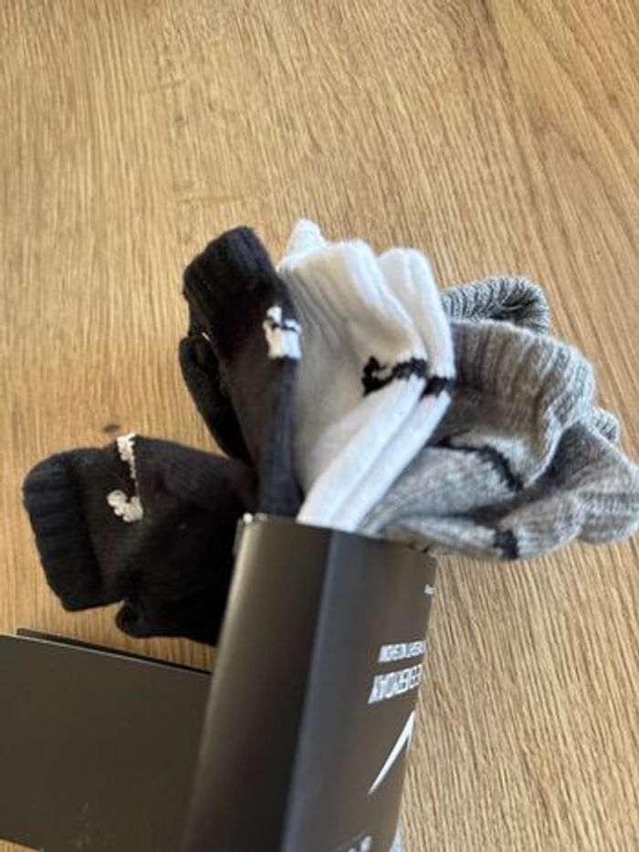3 paires de chaussettes Nike 38-42 neuves avec étiquette - photo numéro 10