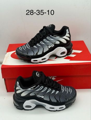 Nike tn gris noir blanc enfant 32
