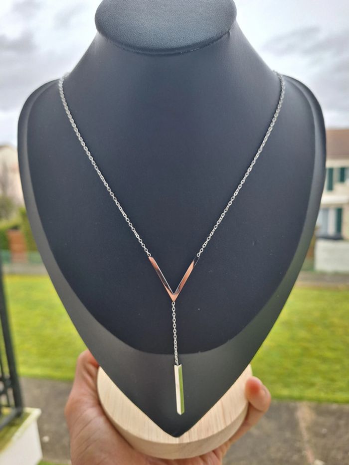 Collier en acier inoxydable pendentif en V argentée, bijoux de fête, Collier femme minimaliste - photo numéro 4