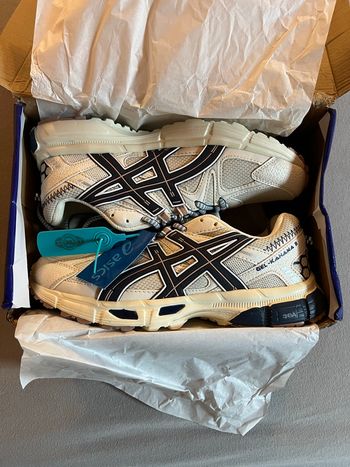 ASICS Gel-Kayano 14 crème / beige - Taille 43 - Neuve avec boîte