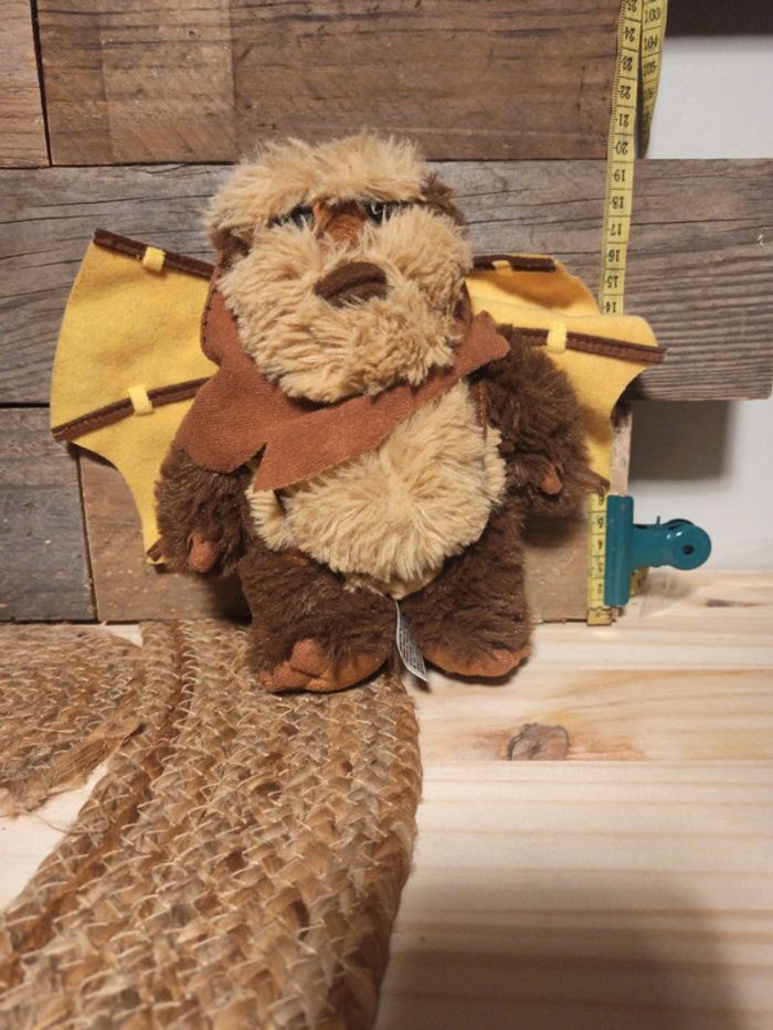 peluche Ewok Wicket Disneyland Paris - photo numéro 5