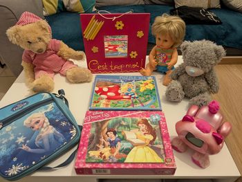Lot jouets fille 