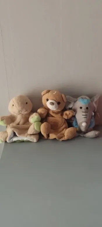 Lot de 3 peluches marionnettes.