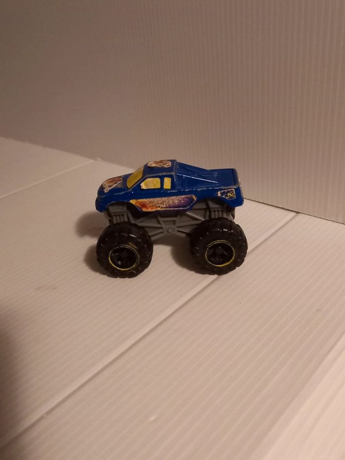 Hotwheel monster truck Macdonald - photo numéro 2
