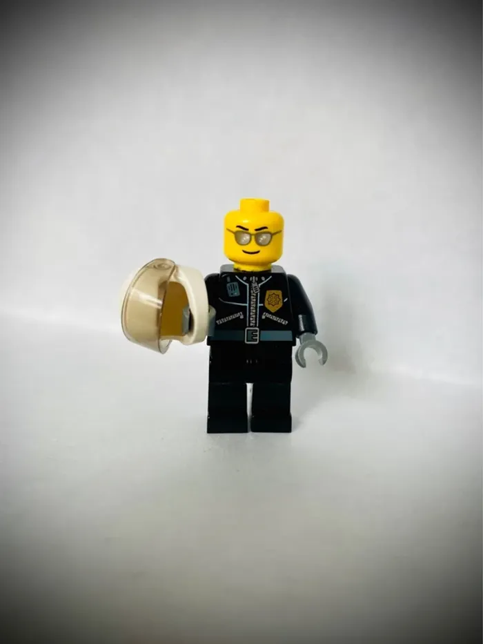 Minifigurine LEGO City cty0027 - Policier - Très bon état - photo numéro 6