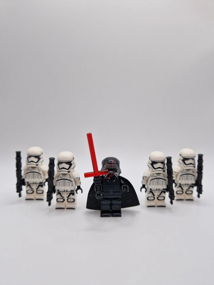 Figurines type lego Sith Kylo Ren avec 4 stormtroopers star wars