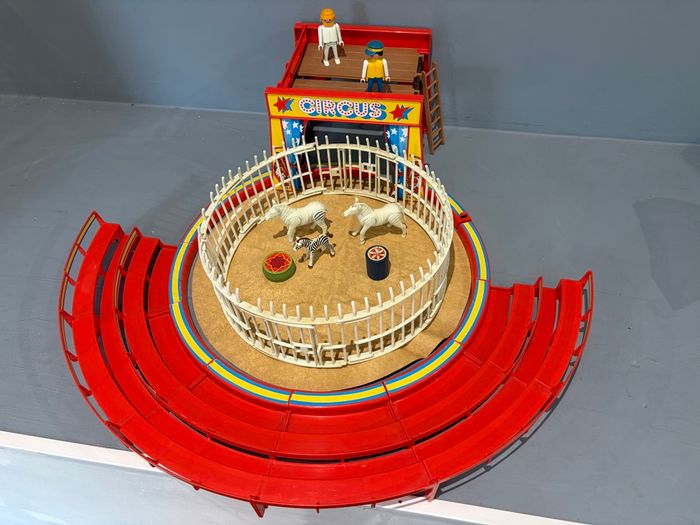 Playmobil cirque circus avec cage gradin animaux personnages et accessoires - photo numéro 2