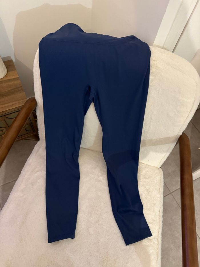 Ensemble sport neuf jamais porté taille S/M - photo numéro 3