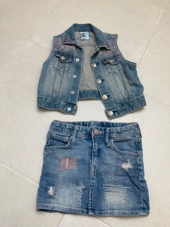 Ensemble jupe et gilet jeans taille 4/5ans