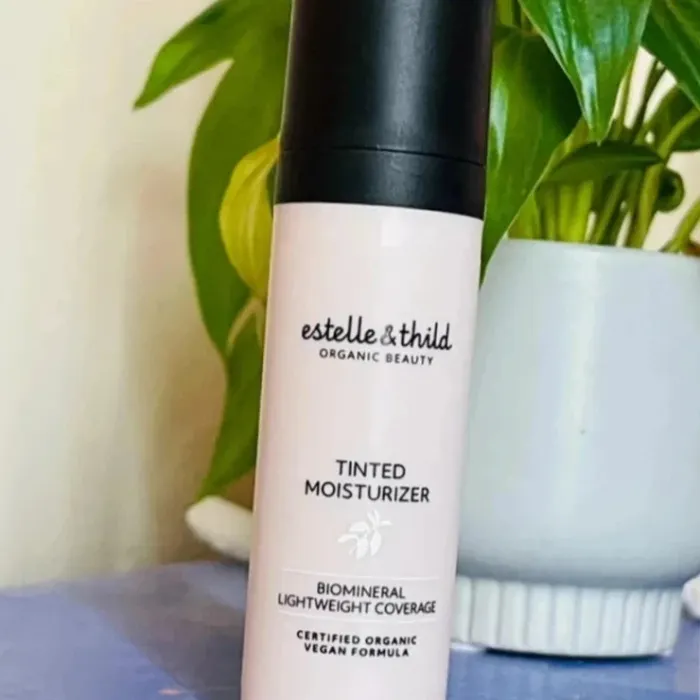 crème teintée BioMineral Tinted Moisturizer Estelle & Thild Neuf - photo numéro 2