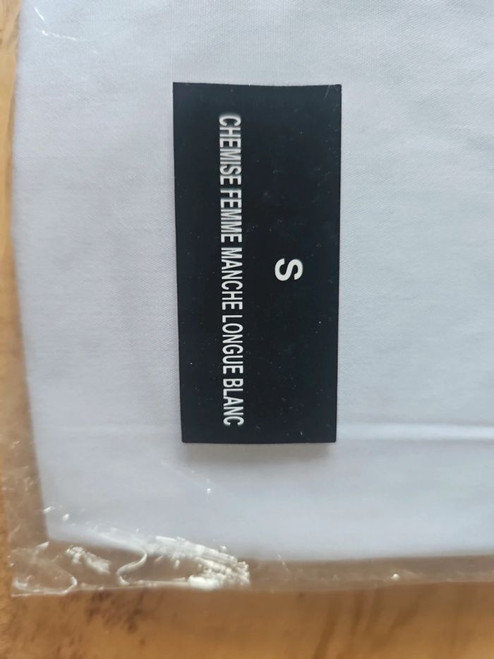 Chemise de service blanche - photo numéro 2