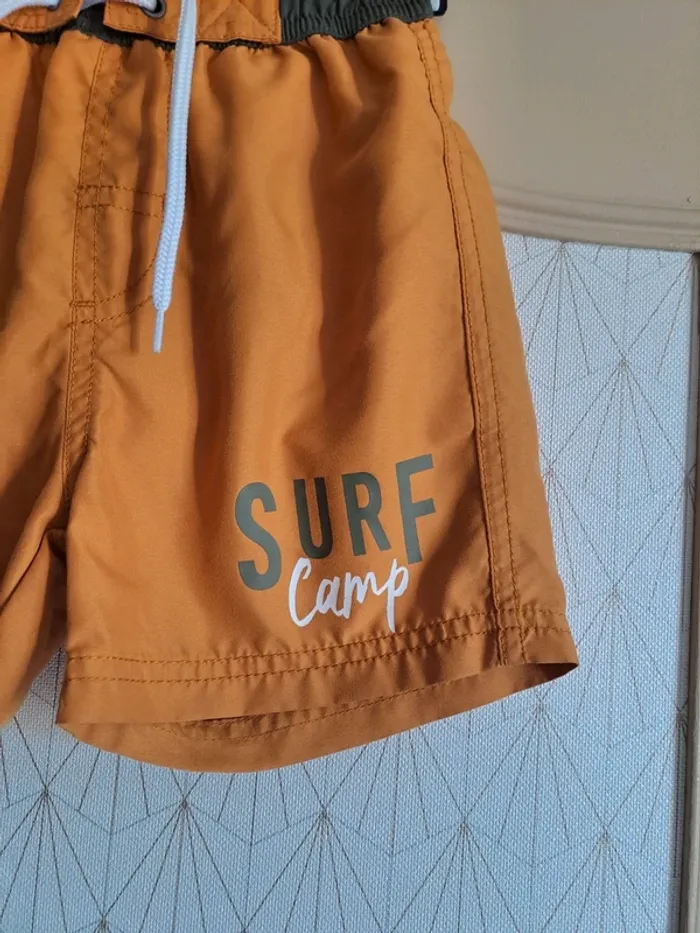 Short de bain garçon 5 ans jamais porté ttbe - photo numéro 2