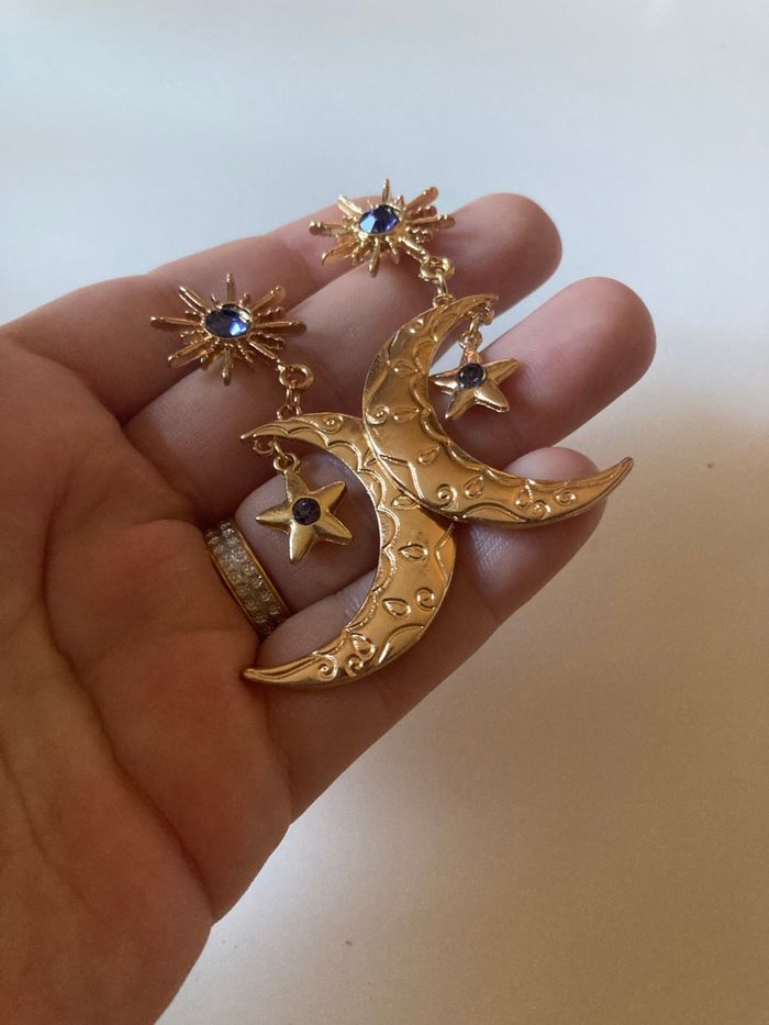 Boucles d’oreilles pendantes NEUVES pour femme forme de lune couleur doré - photo numéro 5