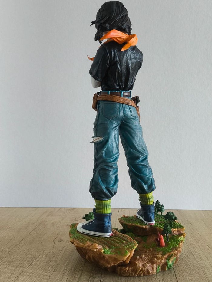 Figurine Android C 17 Dragon Ball Z Diorama 30CM - photo numéro 7