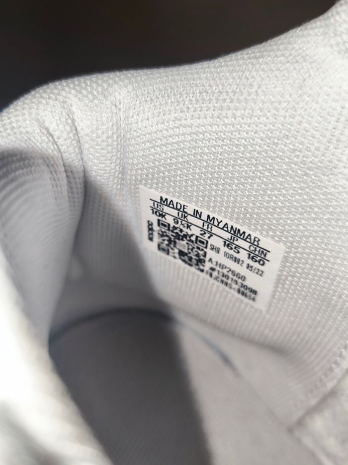 Baskets montantes Adidas Hoops p.27