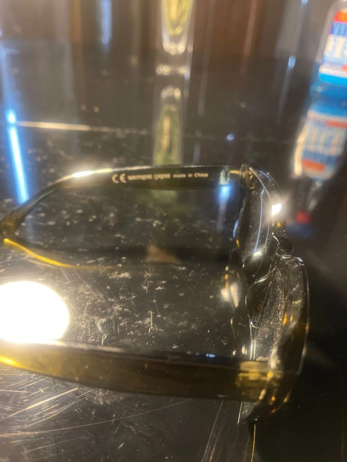 Lunettes de soleil - photo numéro 2