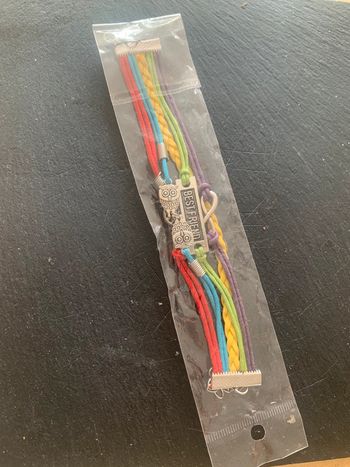 Bracelet multi couleurs neuf best friend
