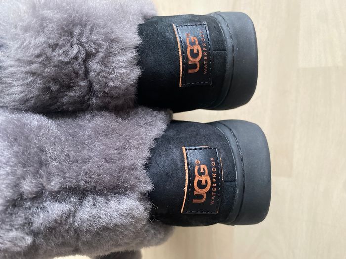 Superbes bottines fourrure UGG neuves - photo numéro 10