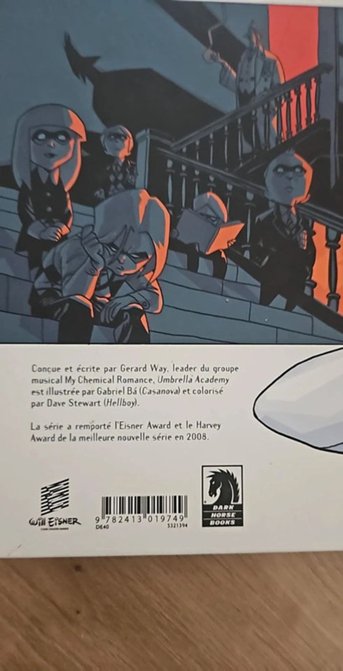 Livre umbrella academy tome 1 - photo numéro 3