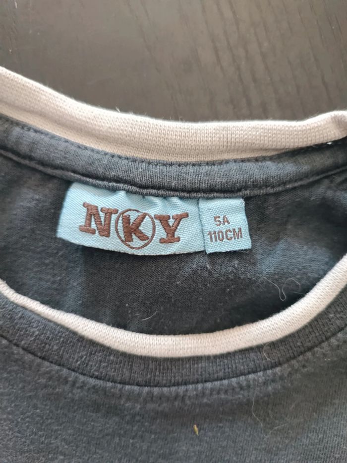 Tee shirt manches longues NKY 5 ans - photo numéro 3