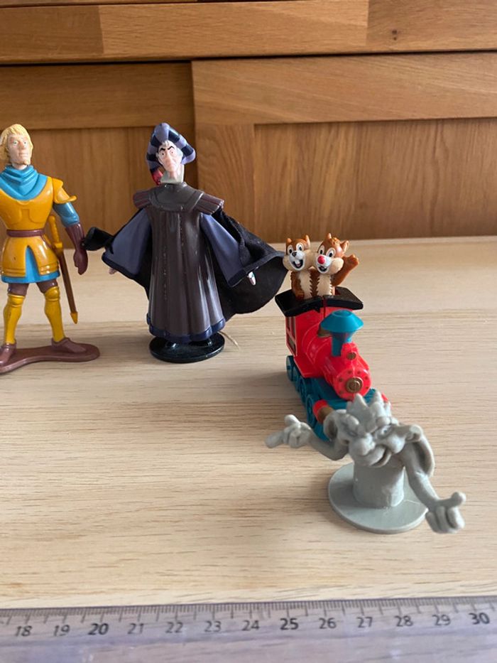 Phoebus frollo bossu notre dame Paris mc do Donald’s jouets figurines génie bouh - photo numéro 4