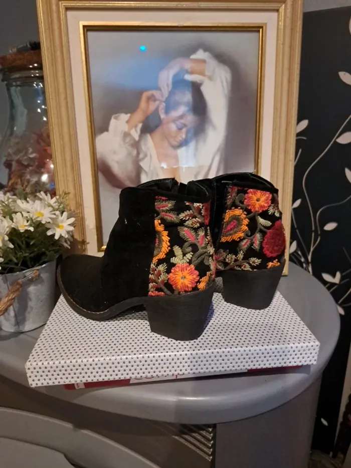 Bottines brodé fleur 🌸 - photo numéro 2