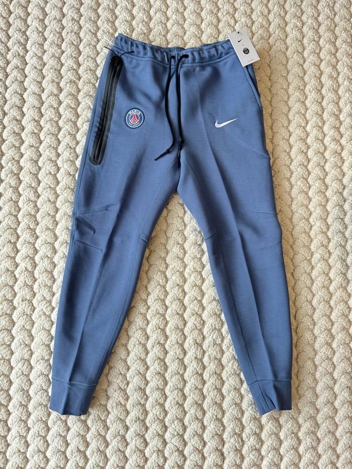 Nike pantalon de Jogging Paris Saint Germain Tech Fleece - Neuf - Taille M - photo numéro 2