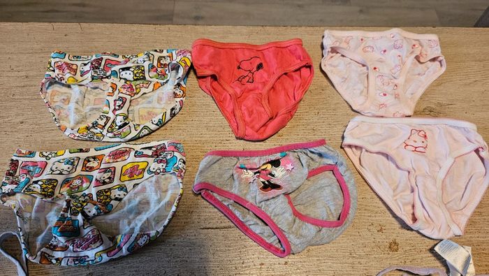 Lot de sous vêtements fille de taille 2/4 ans, 3 ensembles + 6 culottes, Hello Kitty, Frozen - photo numéro 6