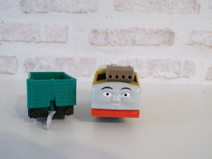 Train - Locomotive - Diesel 10 - Thomas et ses amis (J3) - photo numéro 5