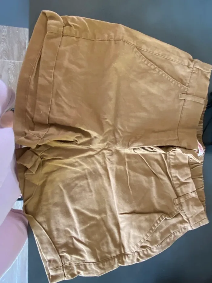Short brun clair
