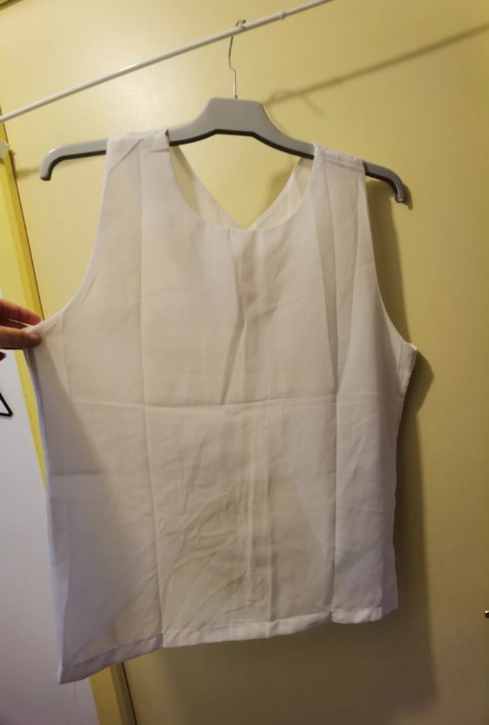 Débardeur blanc dos ouvert - photo numéro 6