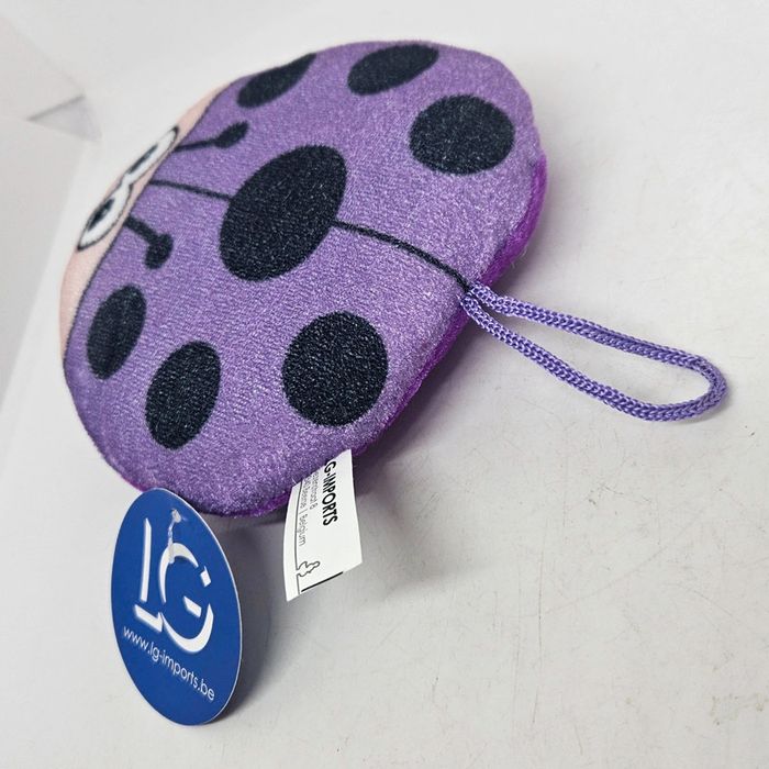 Coccinelle.
13x13,5x3cm.
Neuve. - photo numéro 4