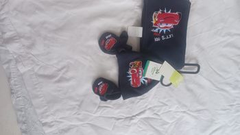 Bonnet écharpes et moufle bébé 23 mois Disney neuf 