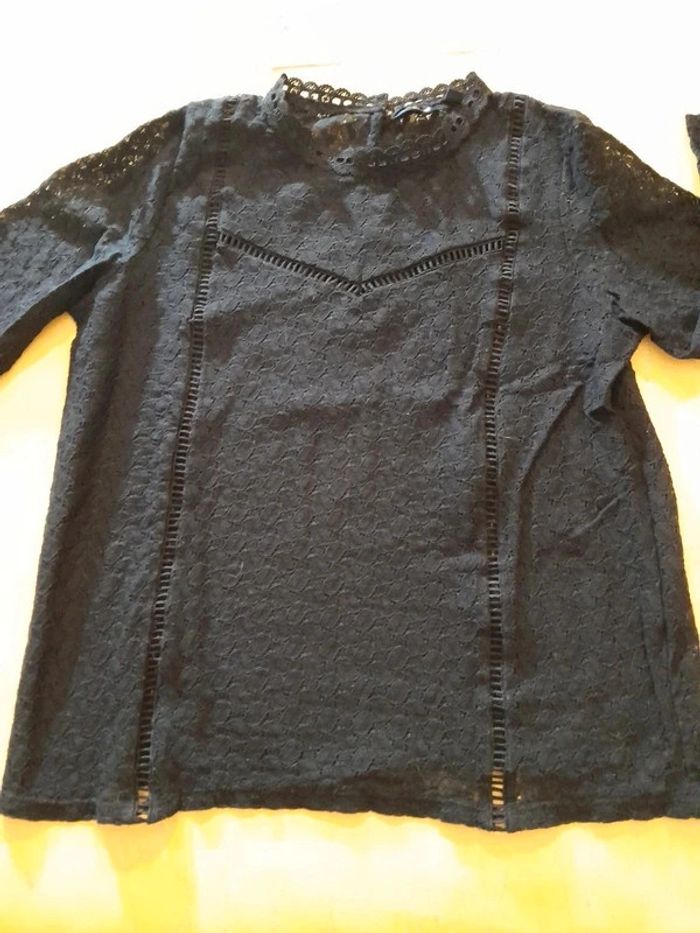 Blouse sexy en dentelle noir S/36 - photo numéro 3