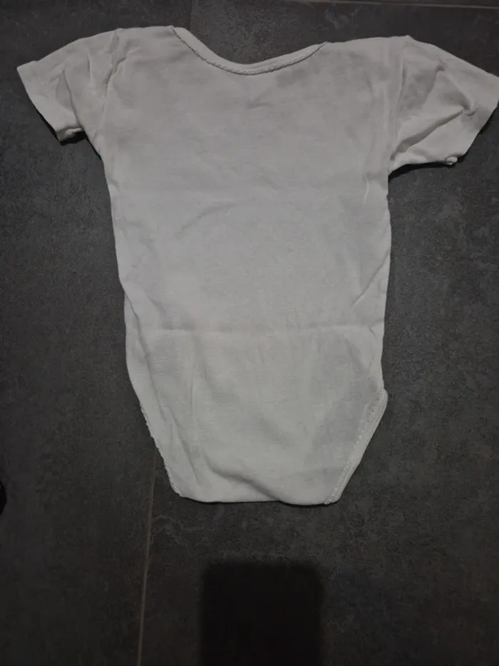 Lot 6 bodies manches courtes taille 12 mois bébé fille - photo numéro 8