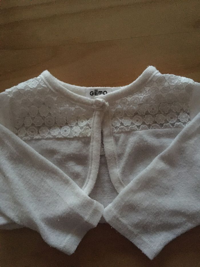 Boléro blanc Gémo 6 mois - photo numéro 2