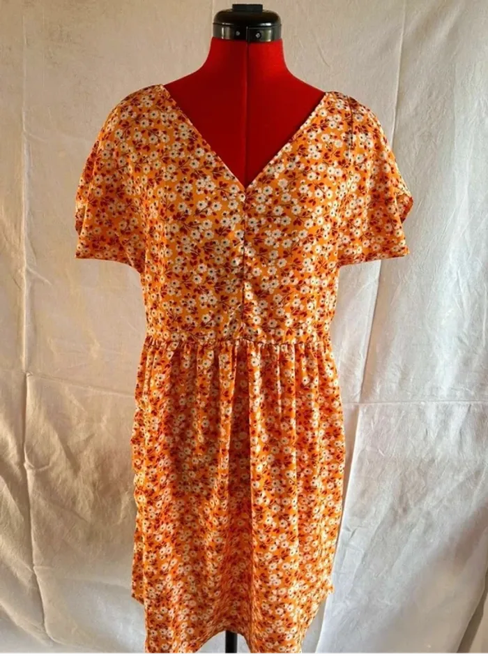 Superbe robe d’été de créateur taille M