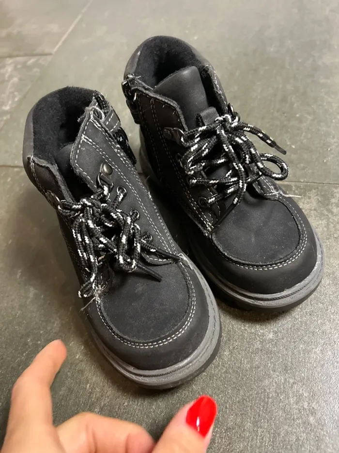 Bottines noires taille 26 - photo numéro 2