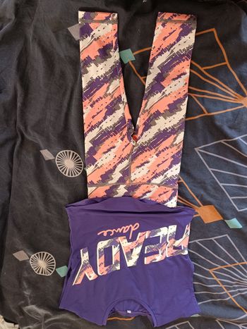 Tenue de sport taille 3 ans