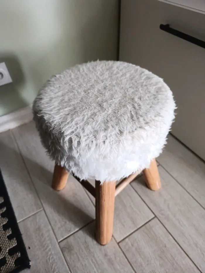 Petit tabouret fourrure