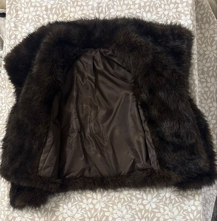 Veste en fausse fourrure marron neuf S/M - photo numéro 2