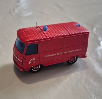 Miniature Solido n°2120 peugeot J9 camion pompier fourgon électro ventilateur toner gam